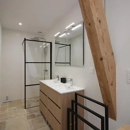 Maison Renovee 3 Ch, Billard, Jardin, - Fr-1-608-295 * La Bourboule